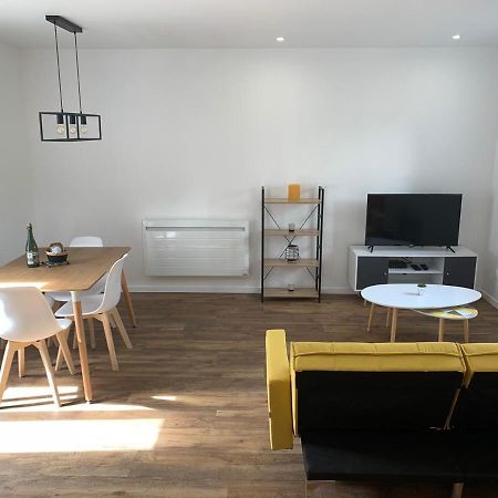 Appartement Calme Et Chaleureux 孔卡尔诺 外观 照片